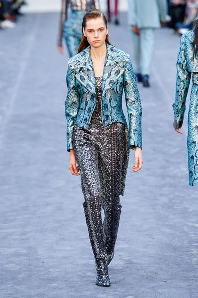 Look 22
